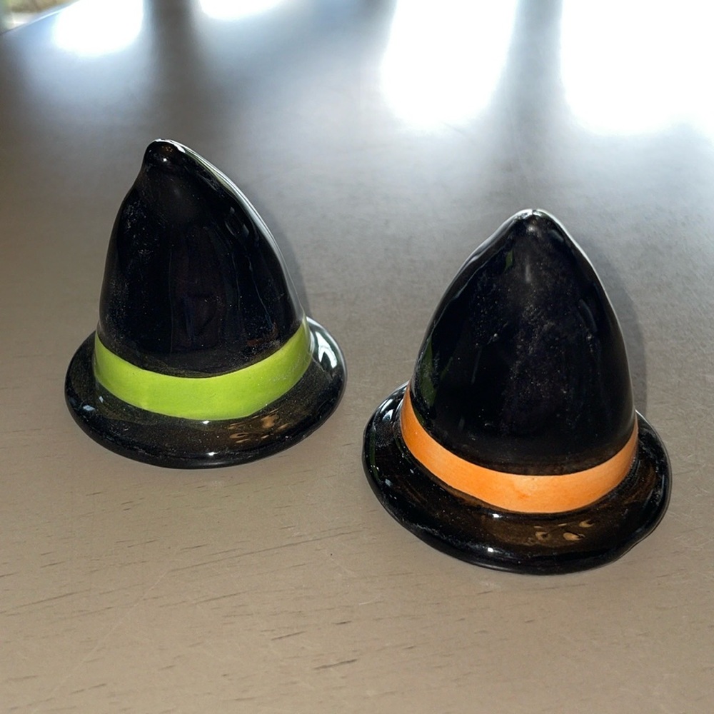 Witch’s Hat Salt and Pepper Shakers